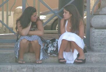 Sous les jupes des filles