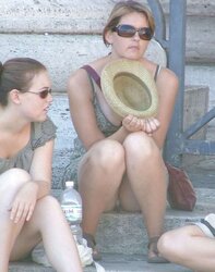 Sous les jupes des filles