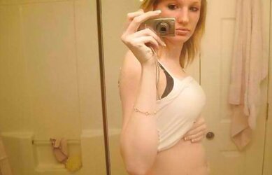 Some Photos of INEXPERIENCED Pregnant Stunner
