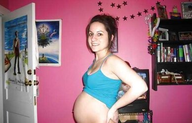 Some Photos of INEXPERIENCED Pregnant Stunner