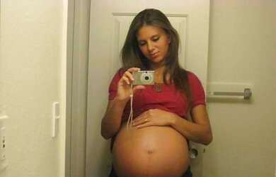 Some Photos of INEXPERIENCED Pregnant Stunner