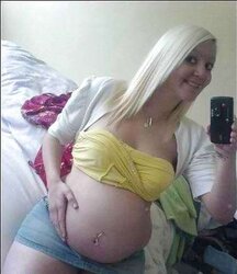 Some Photos of INEXPERIENCED Pregnant Stunner