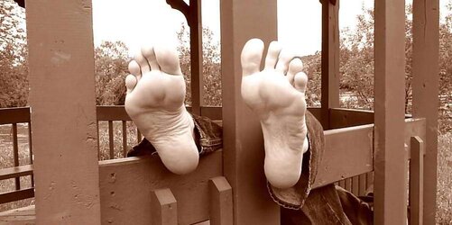 Fragile feet soles