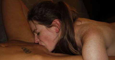 Girly-Girl G-Spot Gobbling
