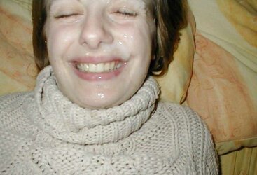 She enjoys to fellate her fellow