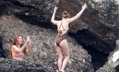 Kylie Minogue torrid culo in bikini