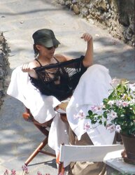 Kylie Minogue torrid culo in bikini