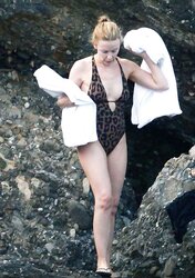 Kylie Minogue torrid culo in bikini