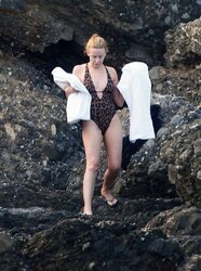 Kylie Minogue torrid culo in bikini