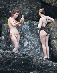 Kylie Minogue torrid culo in bikini