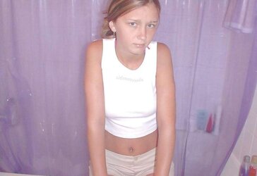 SUPER-CUTE THIN INEXPERIENCED LINDSAY