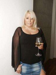 Mature on soiree