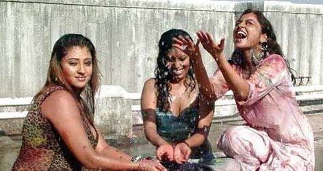 Indian femmes playing holy