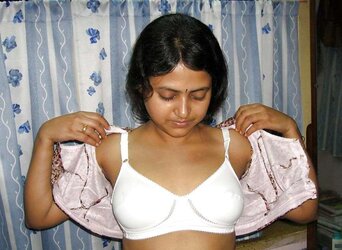 FEMMES FROM CALCUTTA