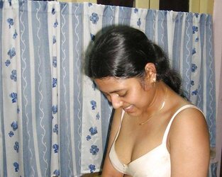 FEMMES FROM CALCUTTA