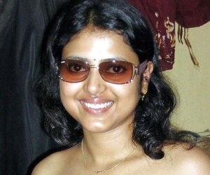 FEMMES FROM CALCUTTA