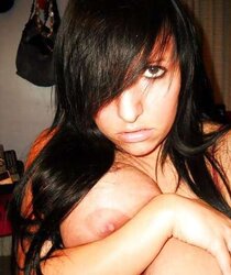Buxom Courtney From,SmutDates.com