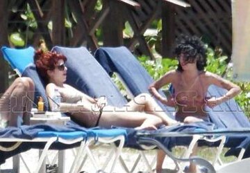 Winehouse Tits