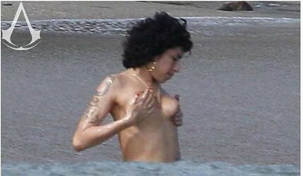 Winehouse Tits