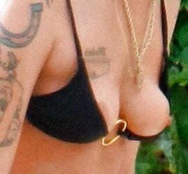 Winehouse Tits