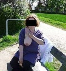 Eine Titte schaut raus