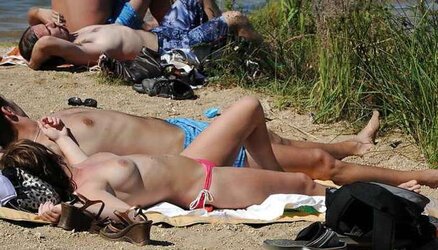 Vacation Different Teenagers on Beach 02 COMMENT THE GREATEST TART