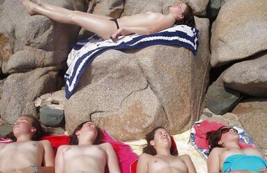 Vacation Different Teenagers on Beach 02 COMMENT THE GREATEST TART