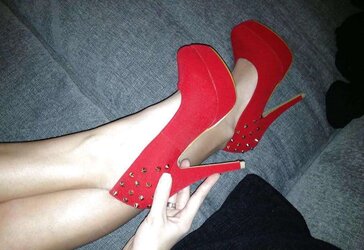 Killer High-Heeled Shoes!