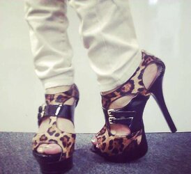 Killer High-Heeled Shoes!