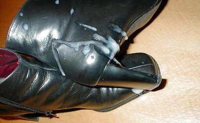 High-Heeled Shoes I once creamed (ex-girlfriend boots)