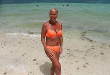 Als fotos from fuckfest mature Monique. Smash her!!!