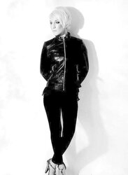 Blondie dame photots found on pc