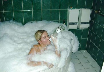Russian Blond Fur Covered Biotch Fledgling