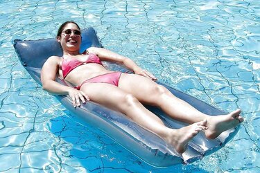 Swimsuit Camel-Toe mix up