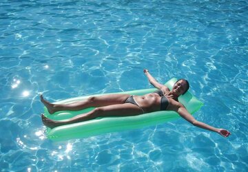 Swimsuit Camel-Toe mix up