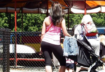 Warm Magnificent Wifey With Cute Caboose In Dark-Hued Leggings