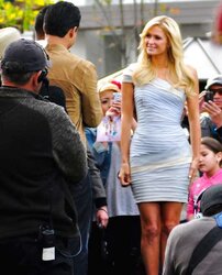 Paris Hilton mega bevy