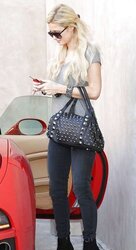 Paris Hilton mega bevy