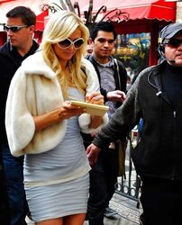 Paris Hilton mega bevy