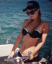 Paris Hilton mega bevy