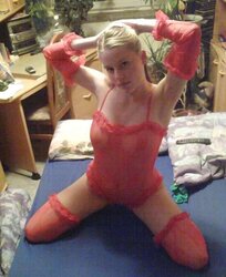 SUPER HOT DAME SOPHIE