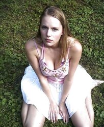 SUPER HOT DAME SOPHIE