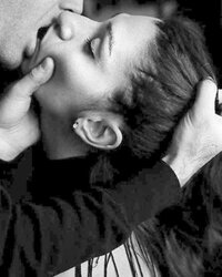 A enjoy smooch....