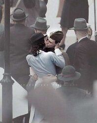 A enjoy smooch....