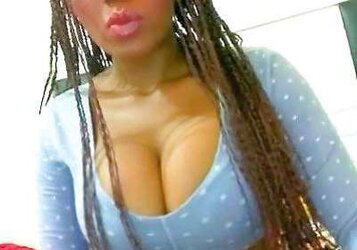 Mulata Tatuada Pumping Out Acompanhante em Campina Grande