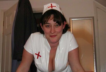 M I L F JENNIFER FROM UK