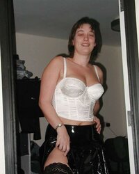 M I L F JENNIFER FROM UK