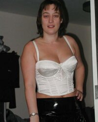 M I L F JENNIFER FROM UK