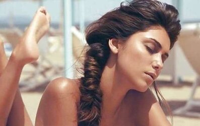 Damsels with uber-sexy hair.