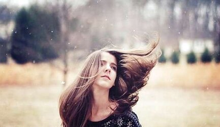 Damsels with uber-sexy hair.
